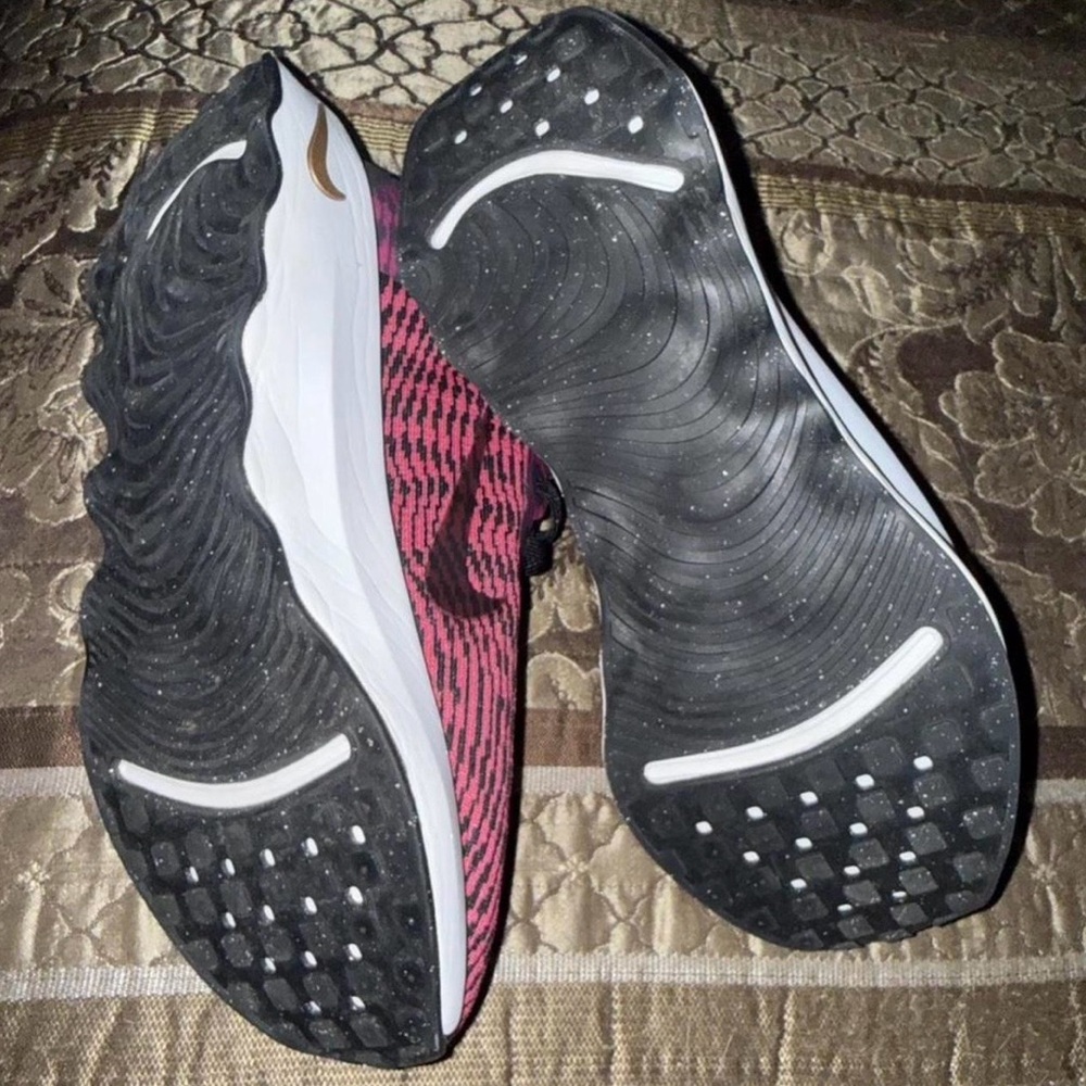 Nike Motiva Fireberry Womens Shoes Size 9 Preowned - Picture 4 of 5